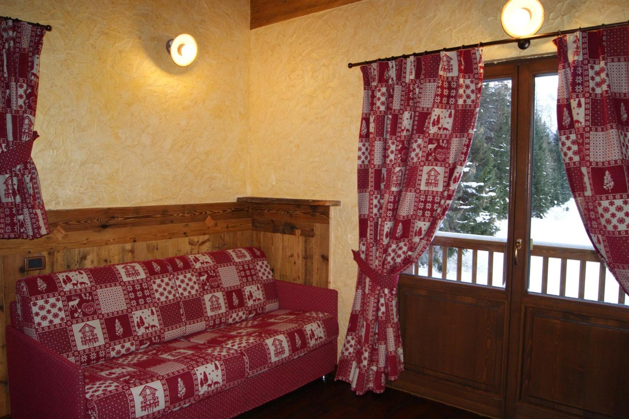 Hotel Le Petit Abri Champoluc Exterior foto