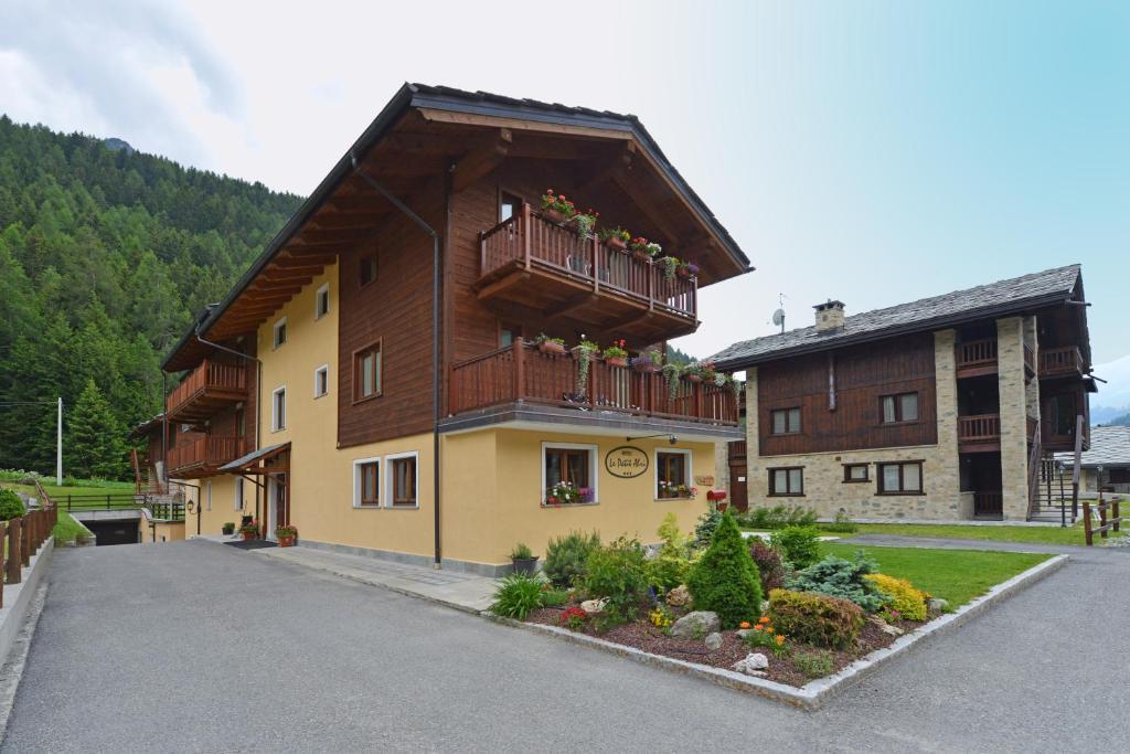 Hotel Le Petit Abri Champoluc Exterior foto